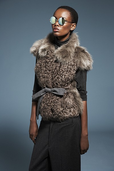 TUDY TAUPE FOX & TIBET LAMB GILET WITH BELT