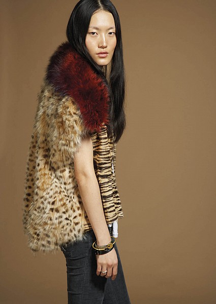 DAPHNIS PRINTED KIDSKIN & FOX GILET WITH RED RACCOON COLLAR